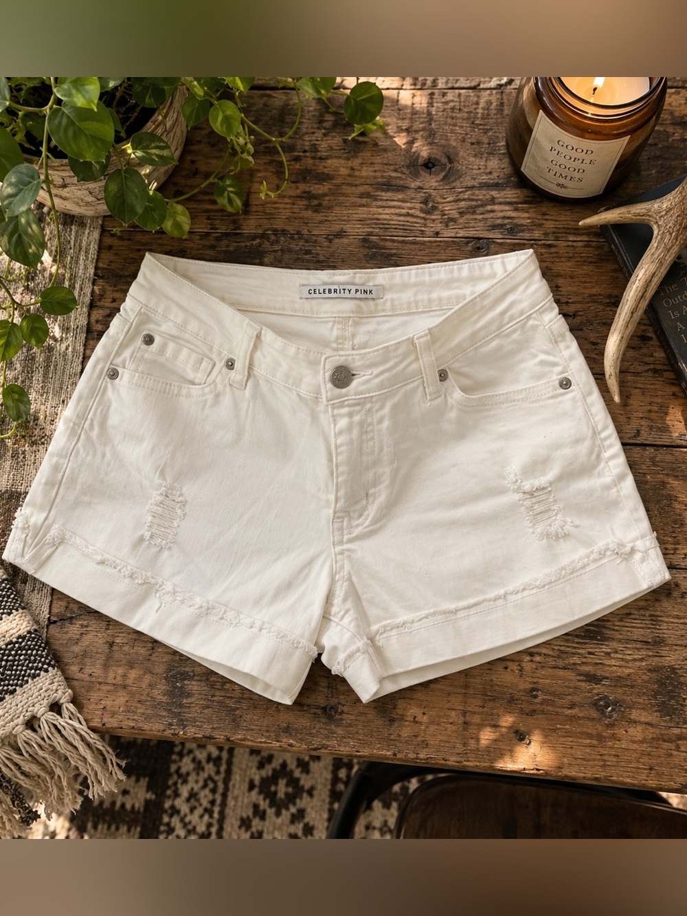 Celebrity Pink - Stretchy Jean shorts